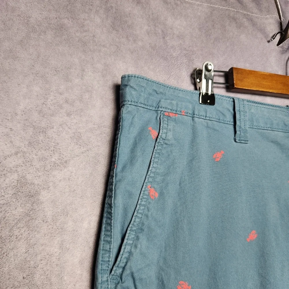 Magellan Outdoors Mens 38 Blue Lobster Print All Over Chino Shorts Casual Summer